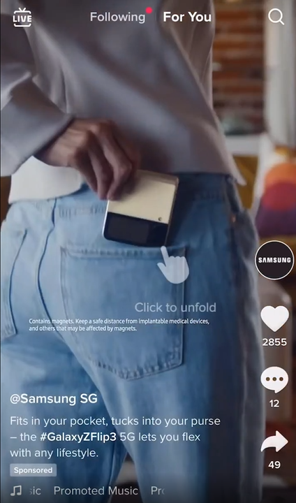In feed ad của Samsung