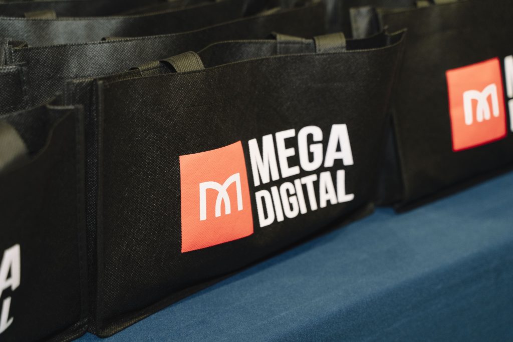 Mega Digital bag